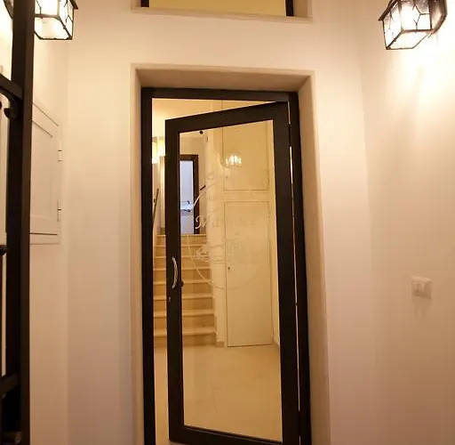 Italiana Maniace Pensión 4*