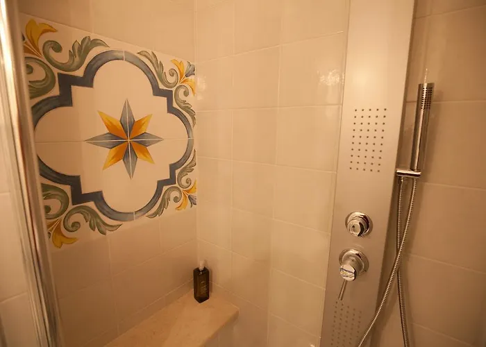 Italiana Maniace Pensión 4*