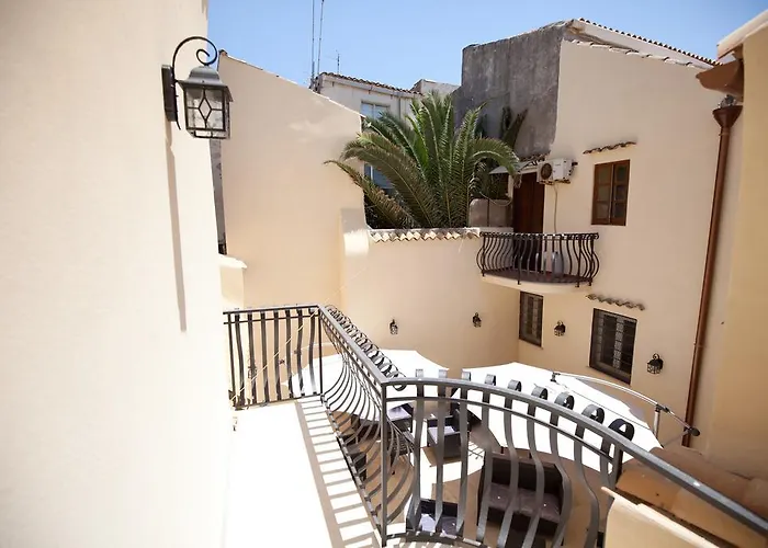 Italiana Maniace Pensión